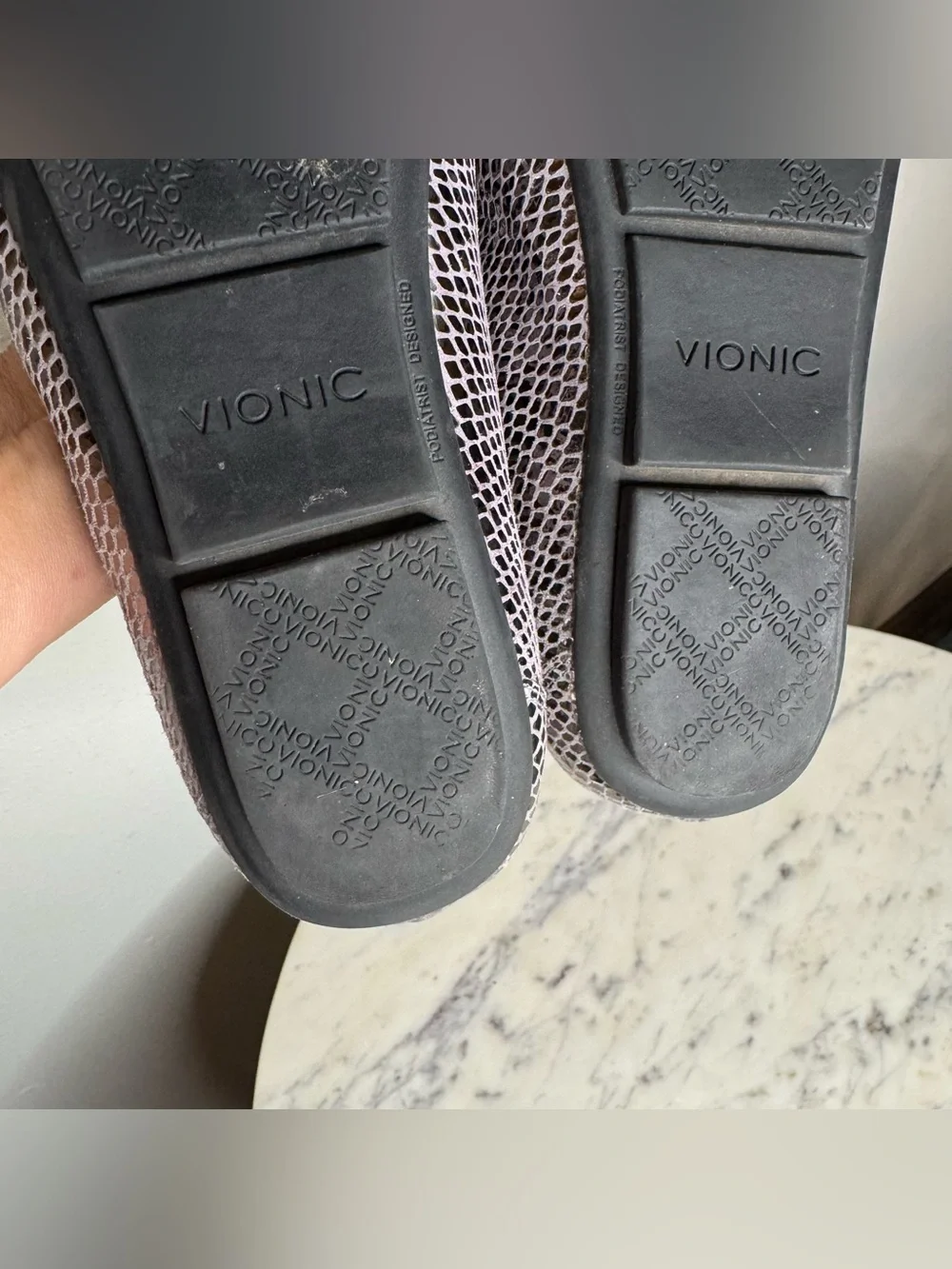 Vionic Laurun Loafers Size 8 M silver Leather comfort shoes MAKE ME AN OFFER!